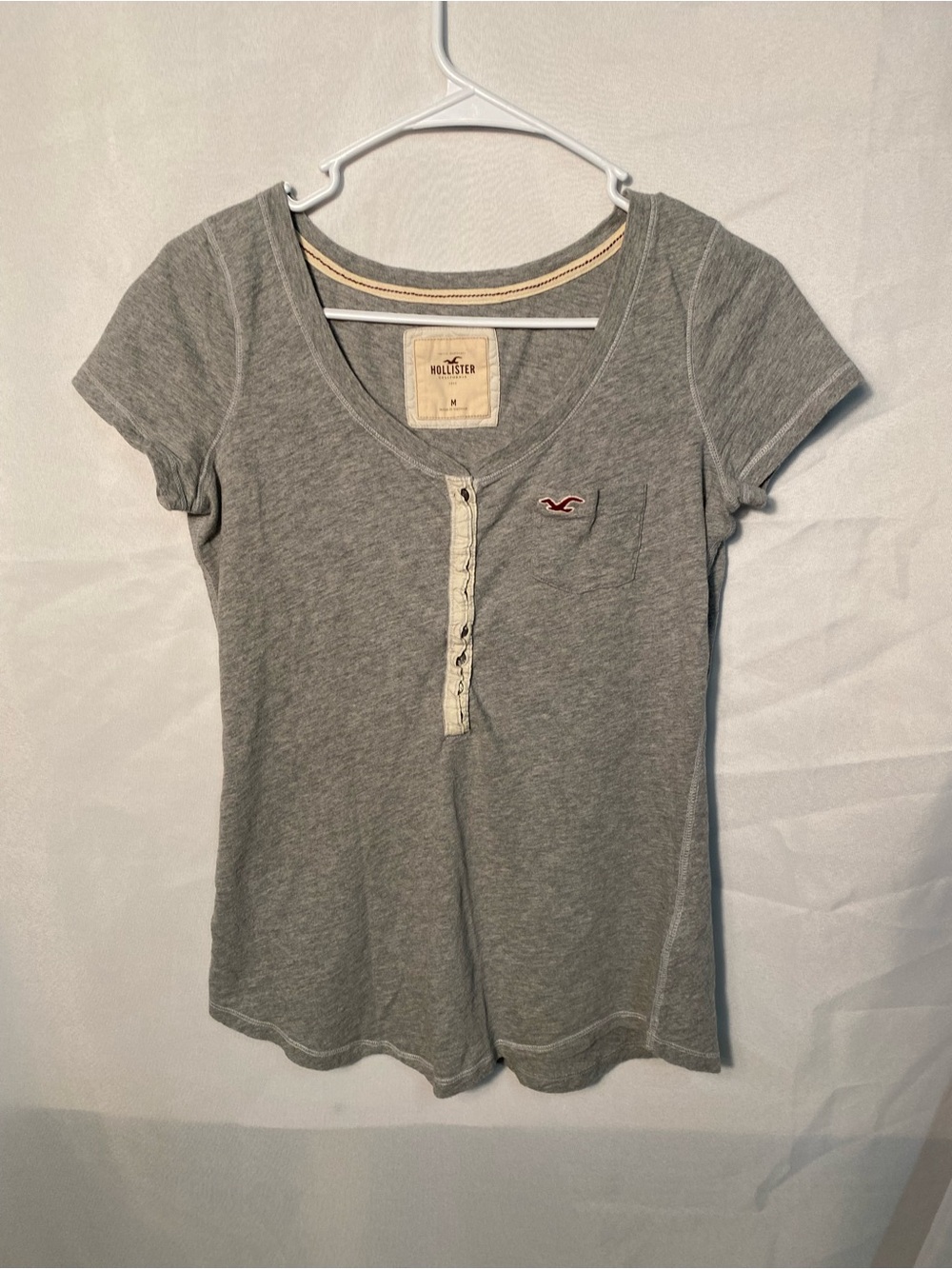 Hollister Y2K Women's Grey Short Sleeve Henley Tee 2000’s